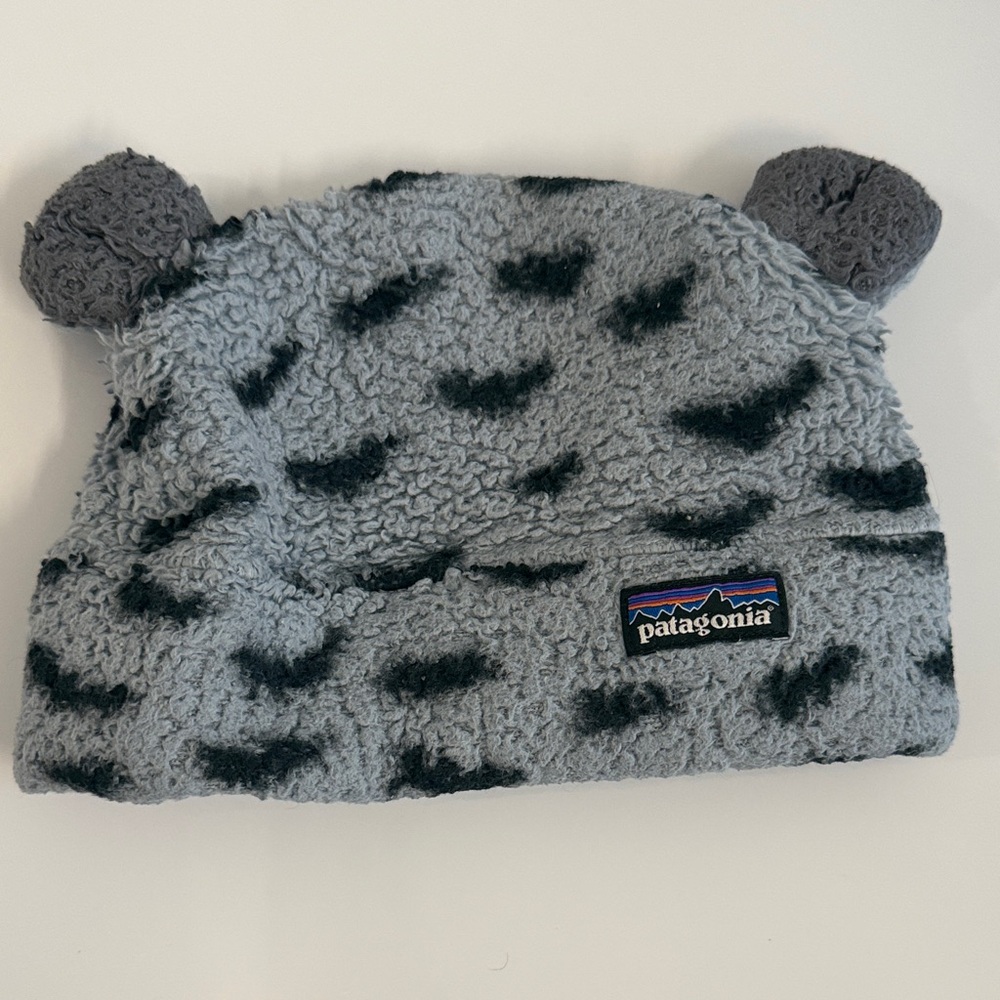 Patagonia Gray and Black Fleece Pom-Pom Beanie